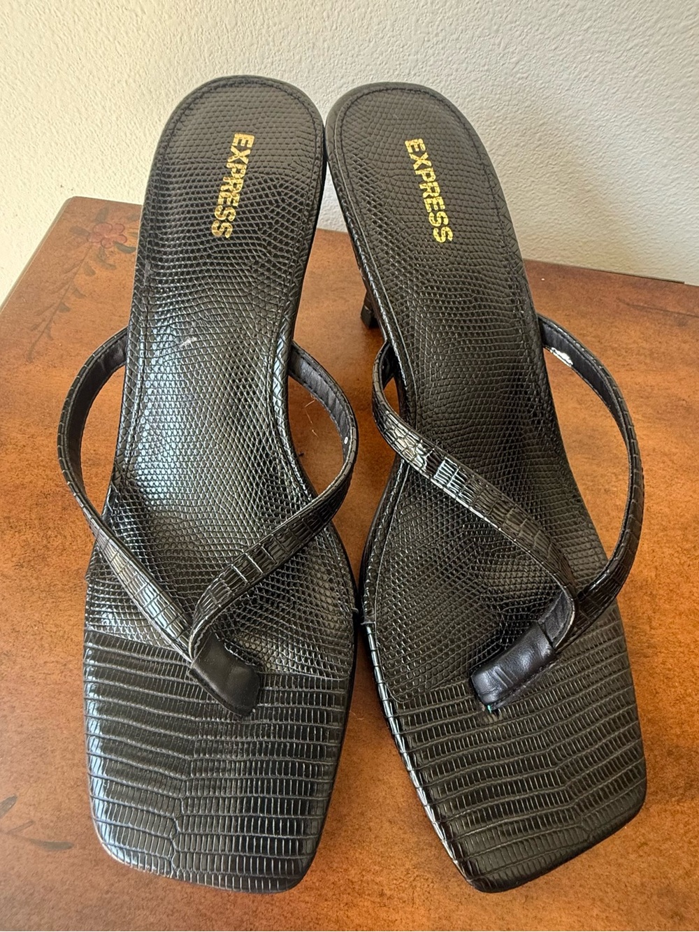 Express Black Textured Thong Heeled Sandals